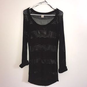 iS 2 Black Knitted Sweater
